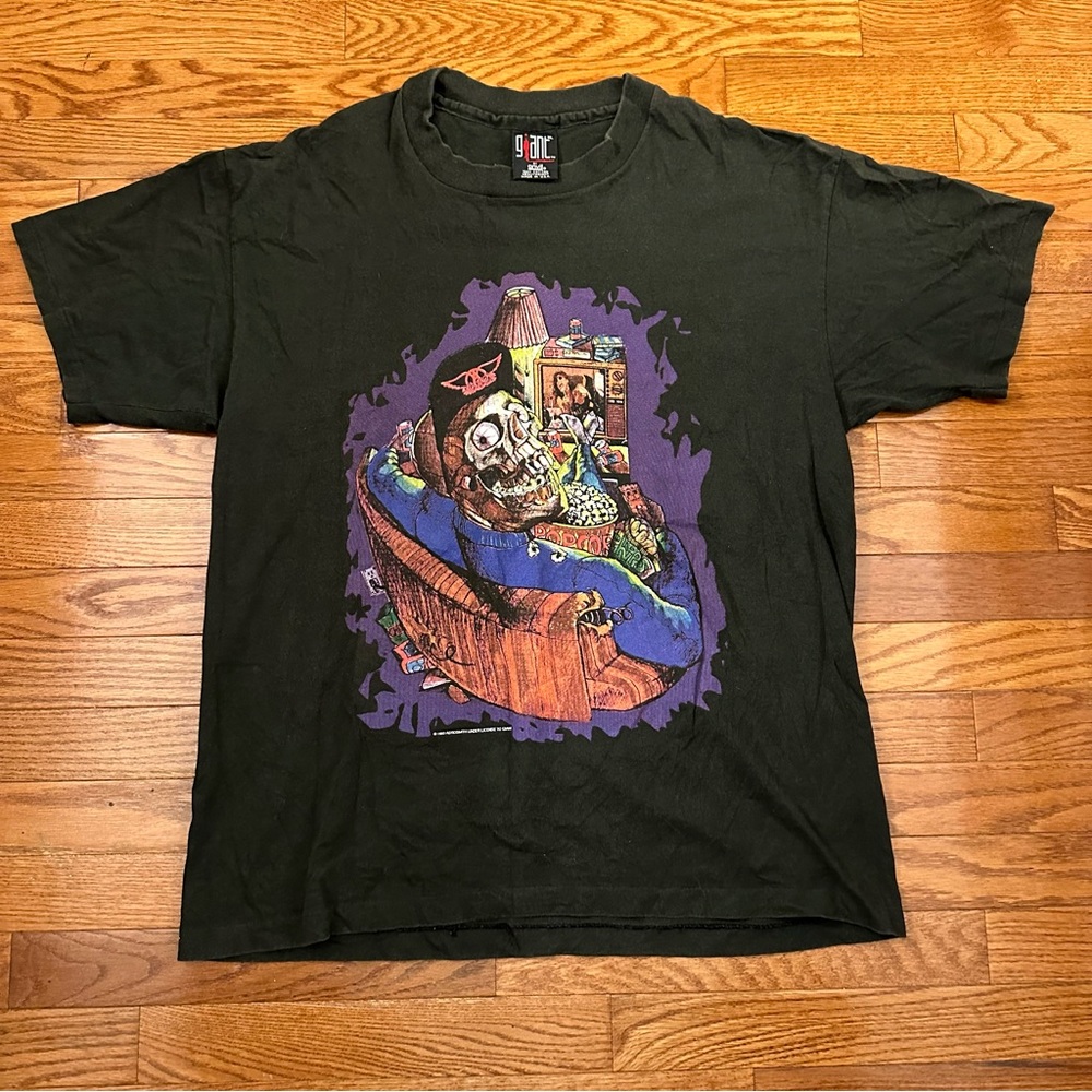 Vintage 1993 Aerosmith Get a Grip Tour T shirt size XL
Single stitch made in USA